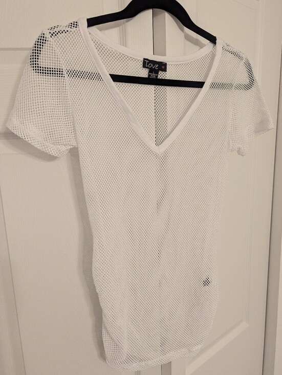 Love Tops - Fishnet Stretch V-Neck Tee